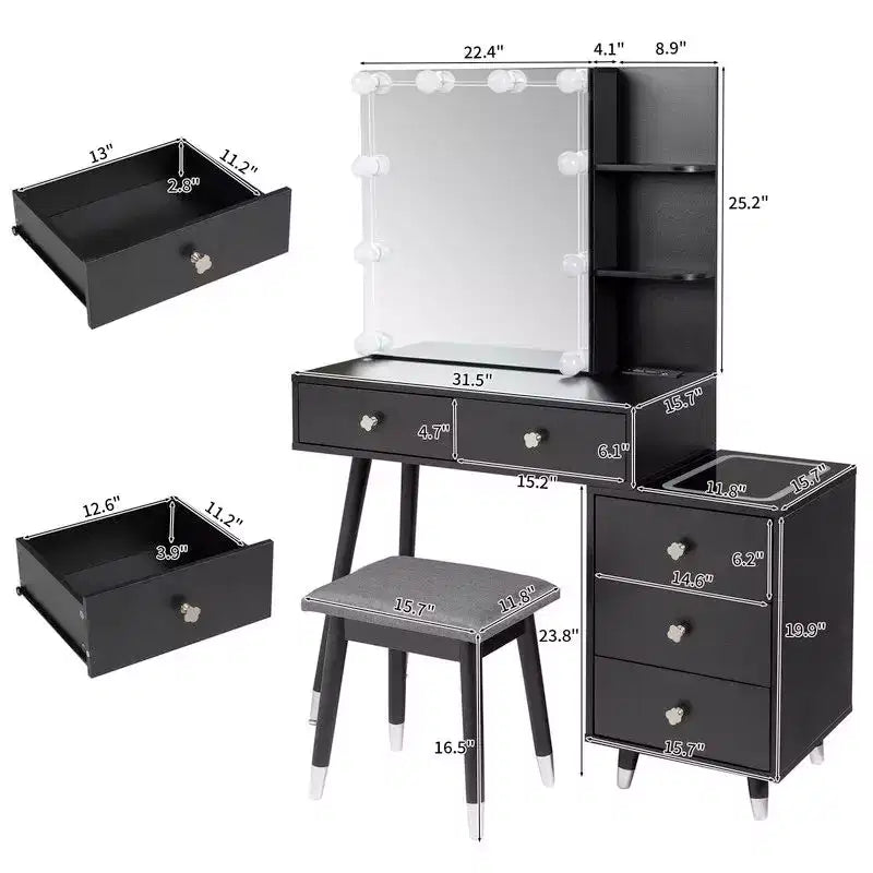 Tavolo da trucco in truciolato rivestito in lino bianco con gambe in legno massello e rifiniture in ottone, pannello LED a tre tonalità